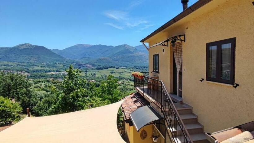 ベッドアンドブレックファースト Tana Libera Tutti 1 Nature, Yourself, Love