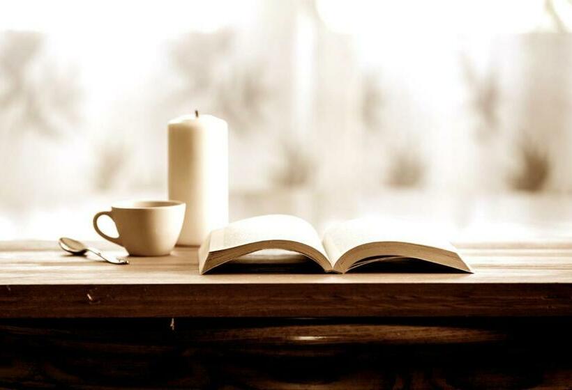 פנסיון Free Hugs