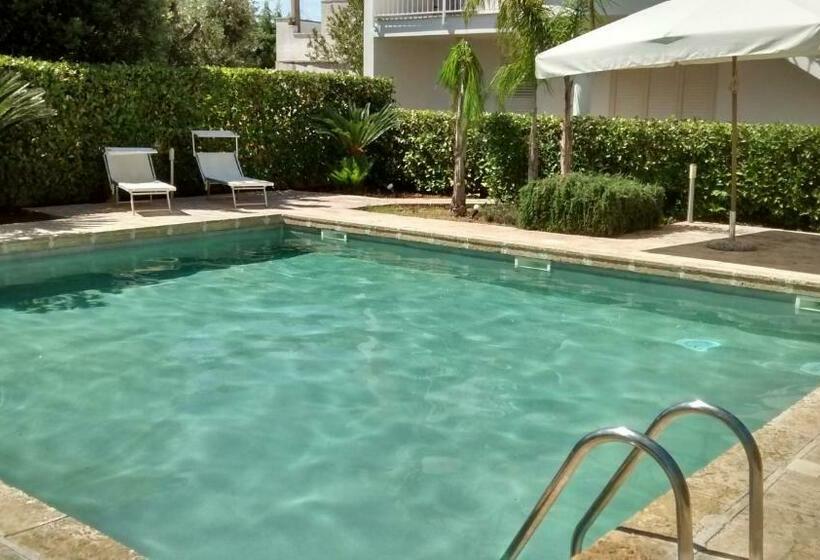 Lucrezia Apartments Con Piscina Nel Cuore Del Salento