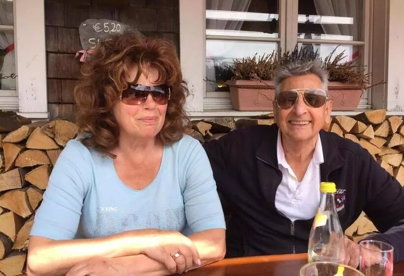 ユースホステル Café   Pension Bernreutehof