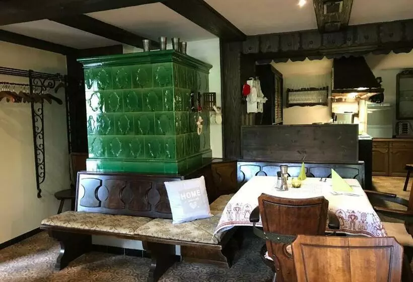 ユースホステル Café   Pension Bernreutehof