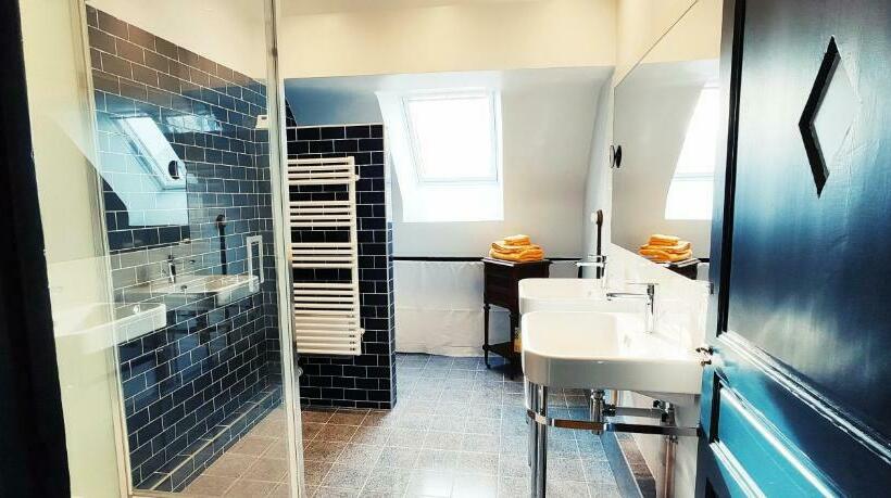 민박 Domaine De Saint Loth