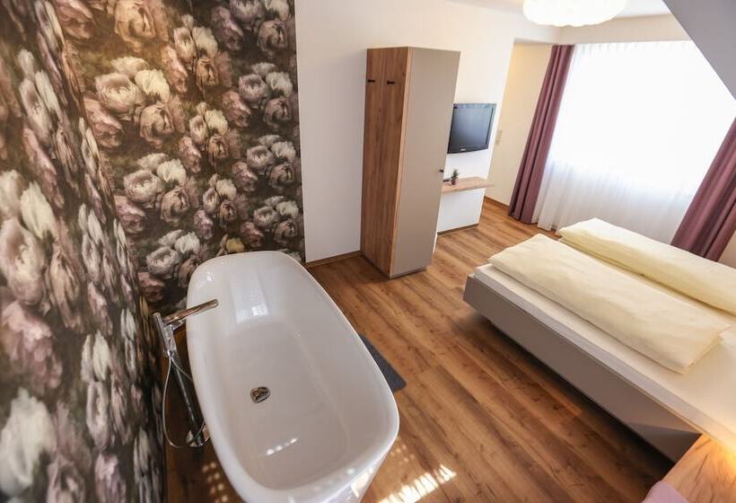 Отель Garni Bergblick