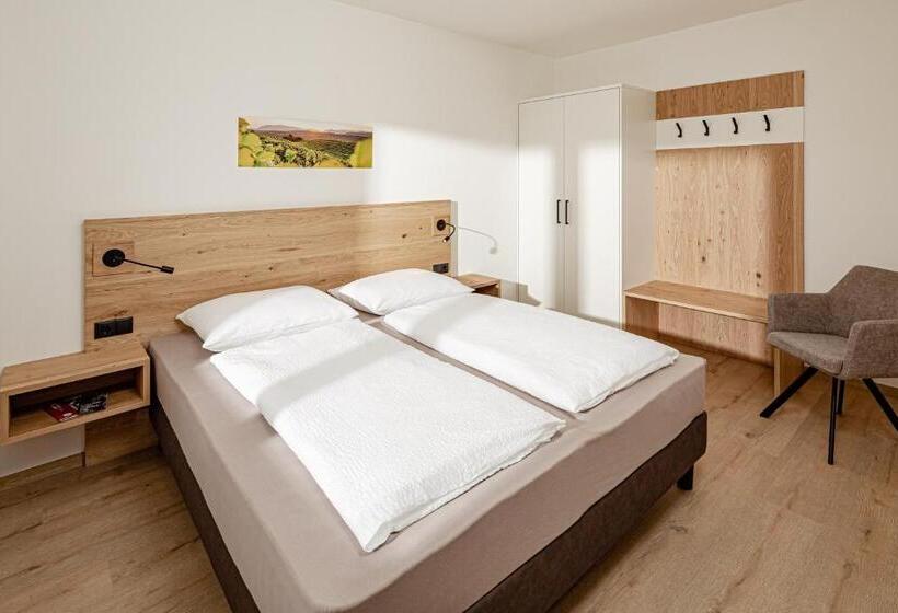 בית מלון כפרי Prälatenhof Wine & Apartments