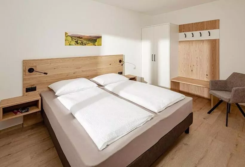 ホテル Prälatenhof Wine & Apartments
