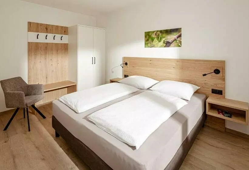 ホテル Prälatenhof Wine & Apartments