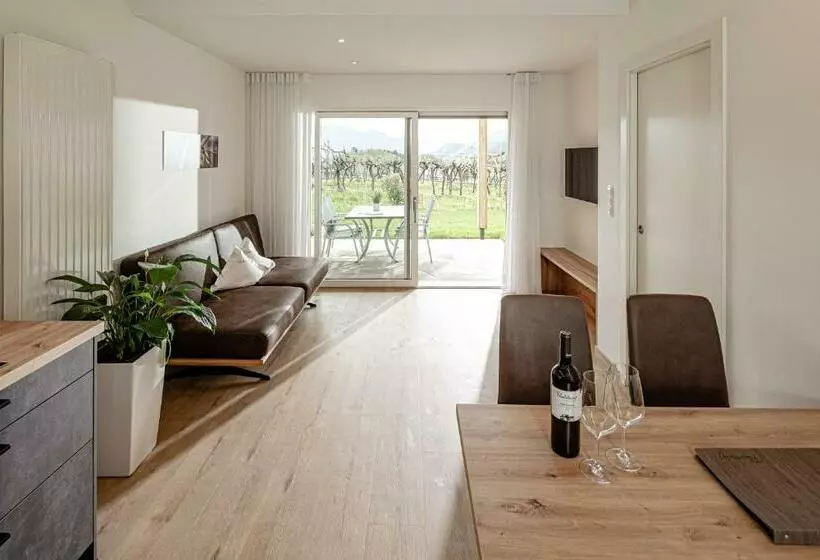 ホテル Prälatenhof Wine & Apartments