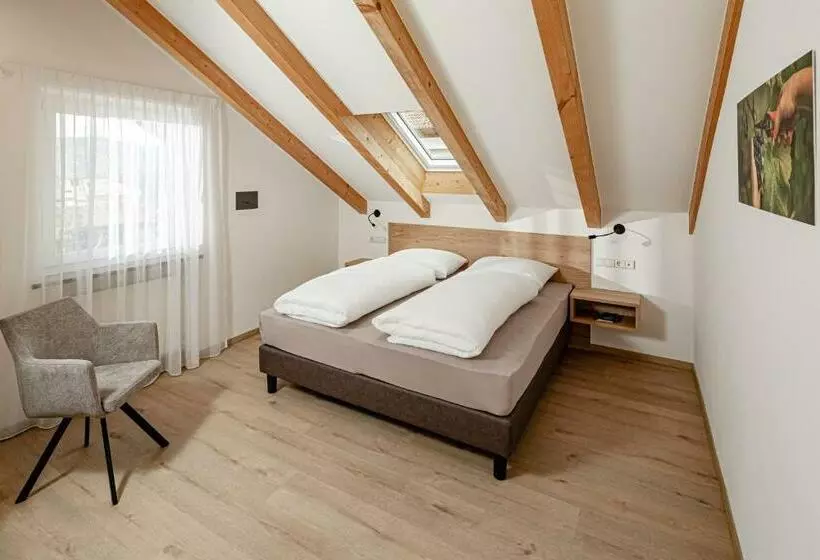 ホテル Prälatenhof Wine & Apartments