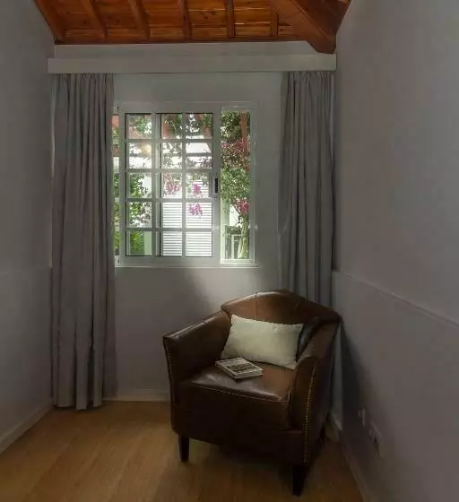 پانسیون Terra Vivaz   Ribeira Cottage