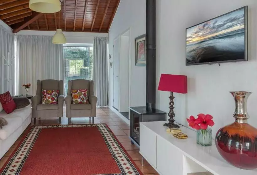 پانسیون Terra Vivaz   Ribeira Cottage