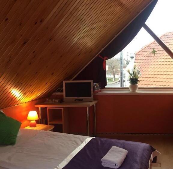 פנסיון Home Of Danube