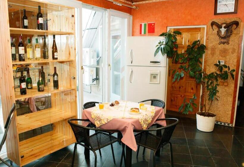 פנסיון Home Of Danube