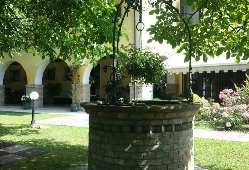 تختخواب و صبحانه Ca L Oasi