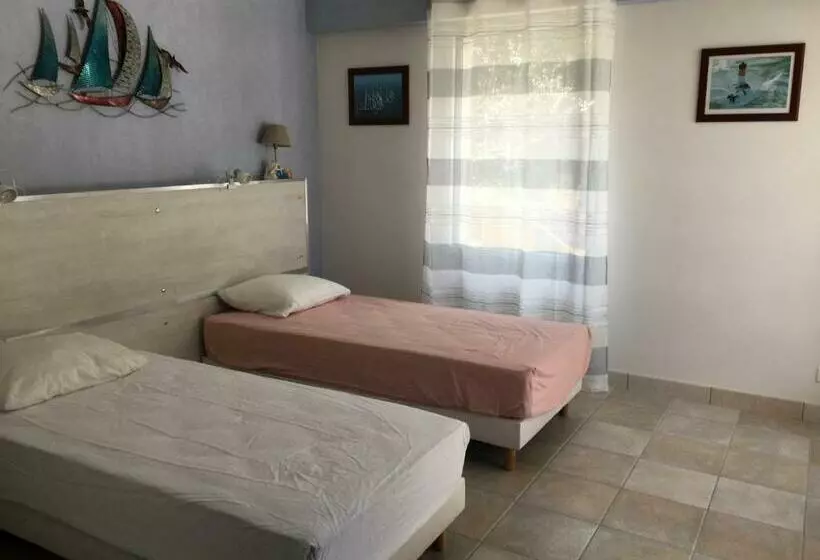 تختخواب و صبحانه Chambre Dans La Pinède