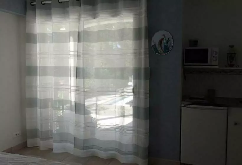 تختخواب و صبحانه Chambre Dans La Pinède