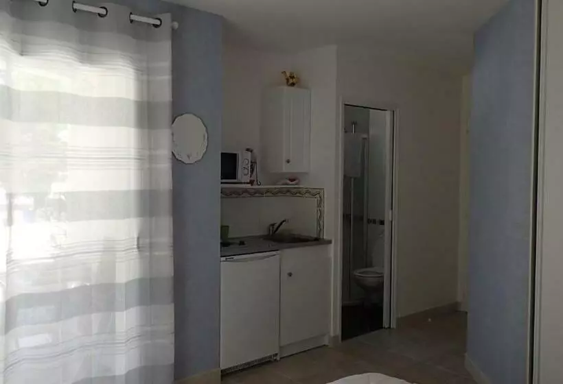 تختخواب و صبحانه Chambre Dans La Pinède