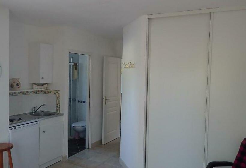 Bed and Breakfast Chambre Dans La Pinède