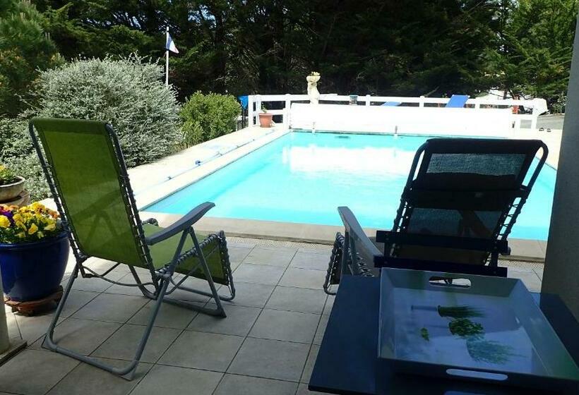 Bed and Breakfast Chambre Dans La Pinède