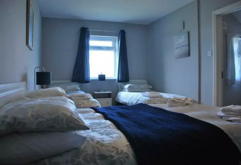 Aamiaismajoitus (B&B) Kemar House