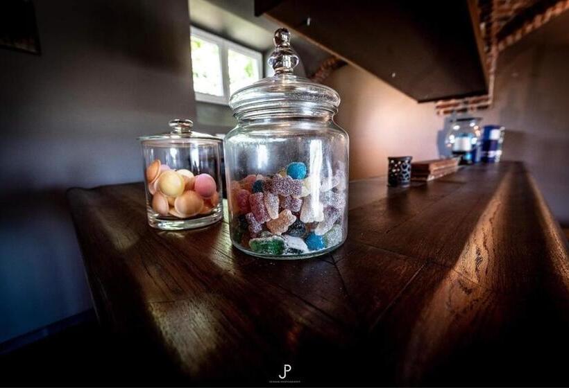 تختخواب و صبحانه La Belle étable