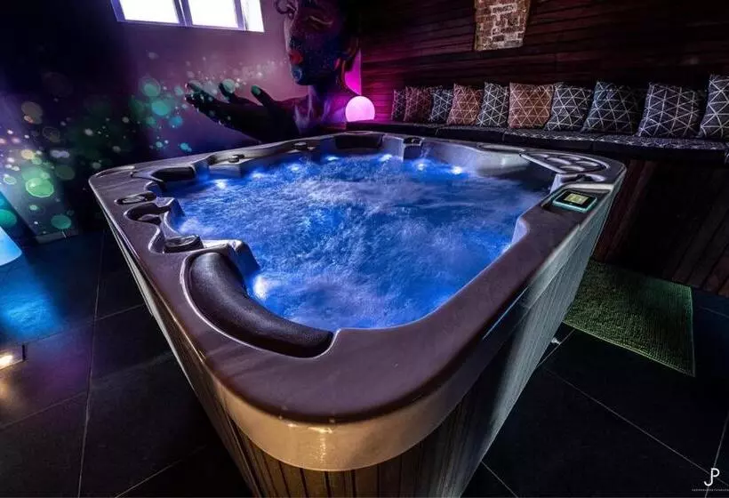 تختخواب و صبحانه La Belle étable