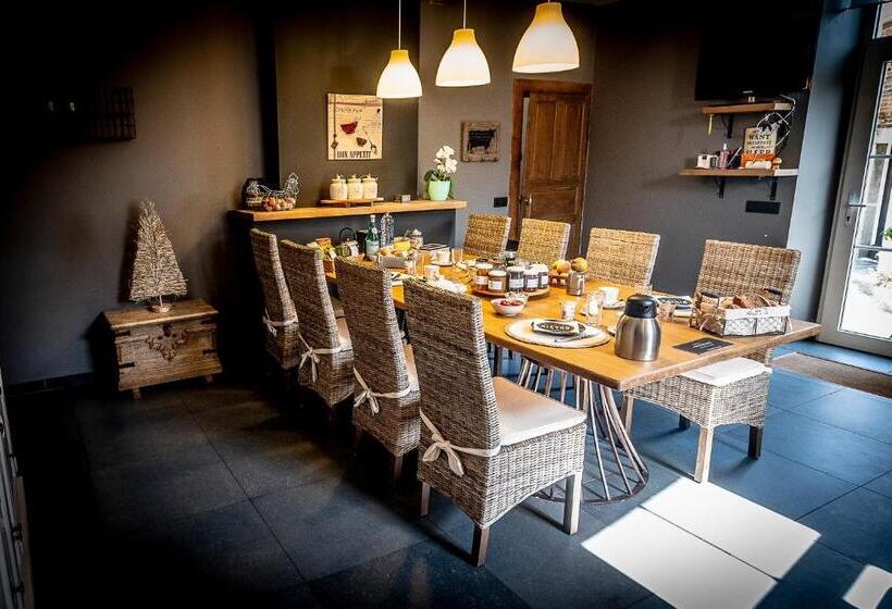 تختخواب و صبحانه La Belle étable