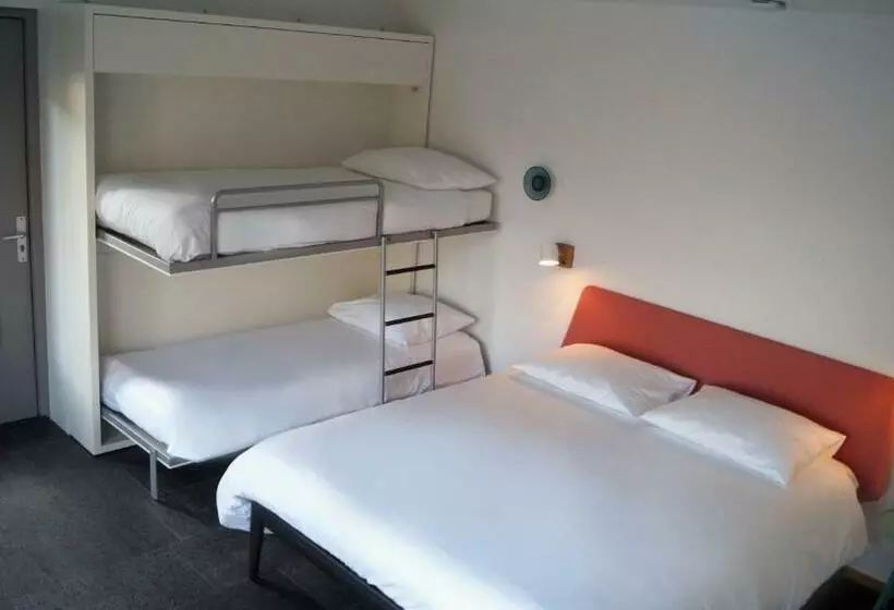 ベッドアンドブレックファースト Room With A Few