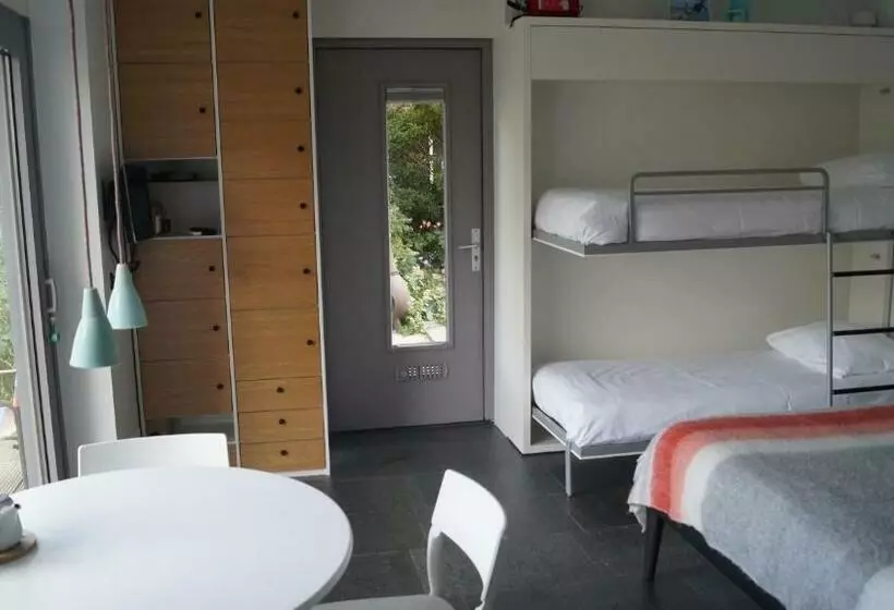 ベッドアンドブレックファースト Room With A Few