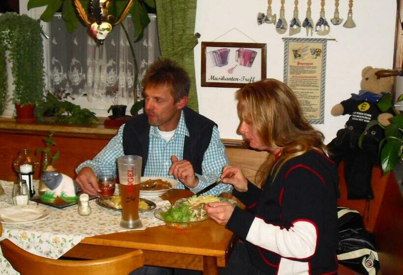 فندق Pension Vesperstube Waldblick