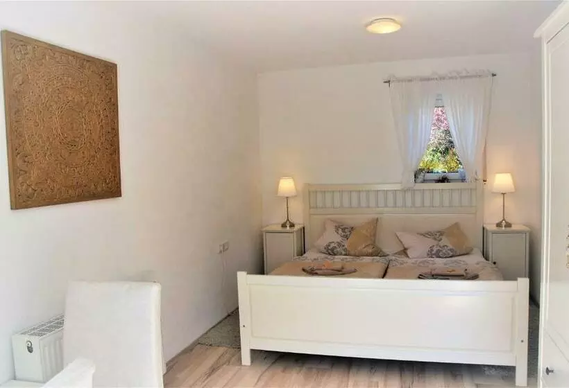 ペンション Karuna Haus