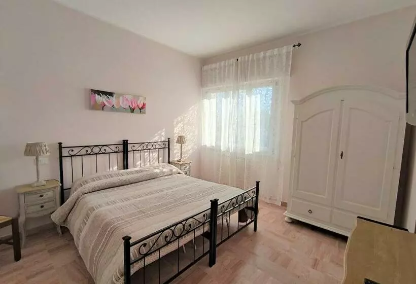 ベッドアンドブレックファースト La Mimosa Chic