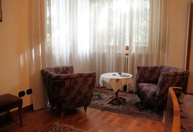 Aamiaismajoitus (B&B) Villa Adele