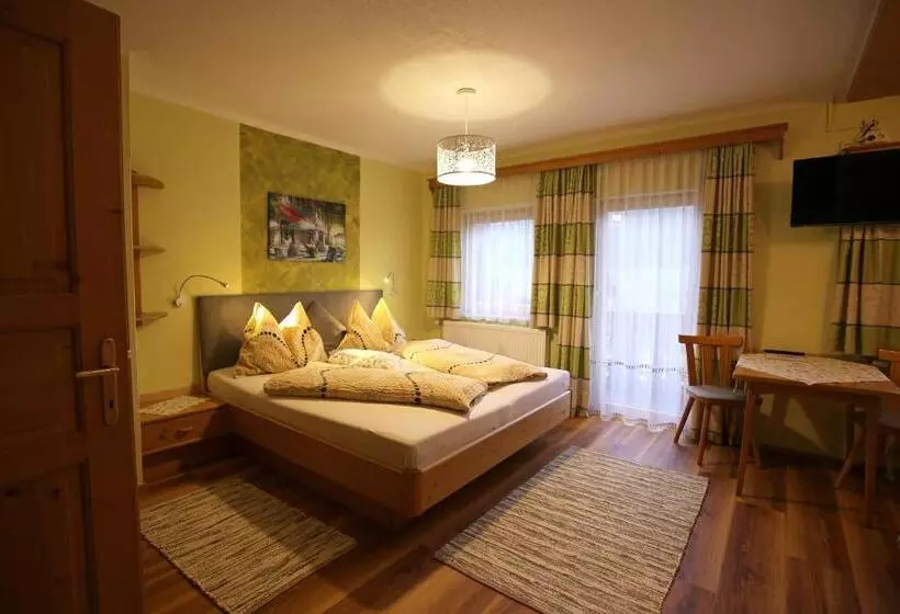 ホテル Haufhof Pension Am Bauernhof, Haus Im Ennstal Bei Schladming