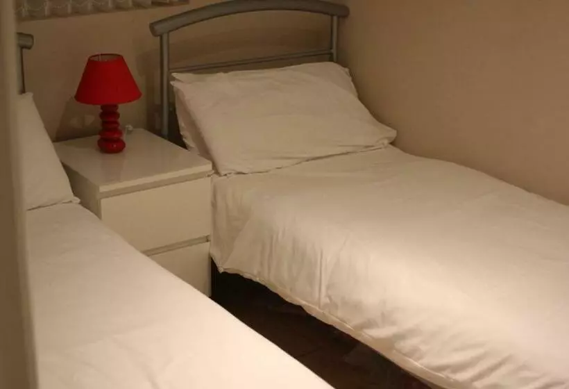 Majatalo Seaview Cottage