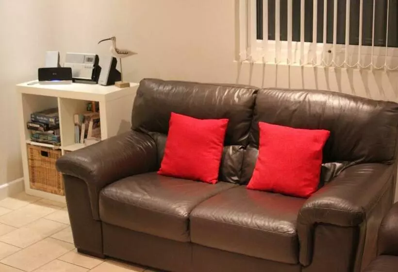 Majatalo Seaview Cottage