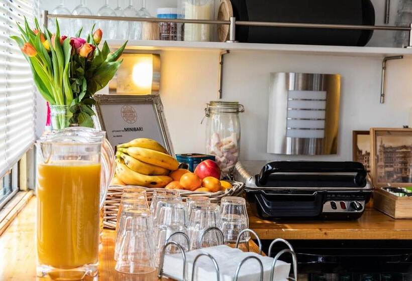 Hotel The Cabin @ Mps Noorderzon