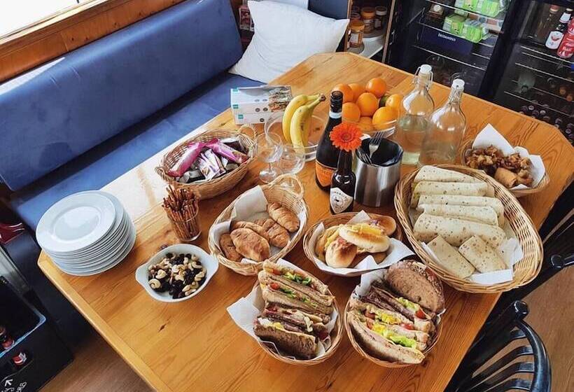 Hotel The Cabin @ Mps Noorderzon