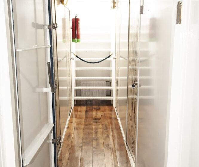 Hotel The Cabin @ Mps Noorderzon