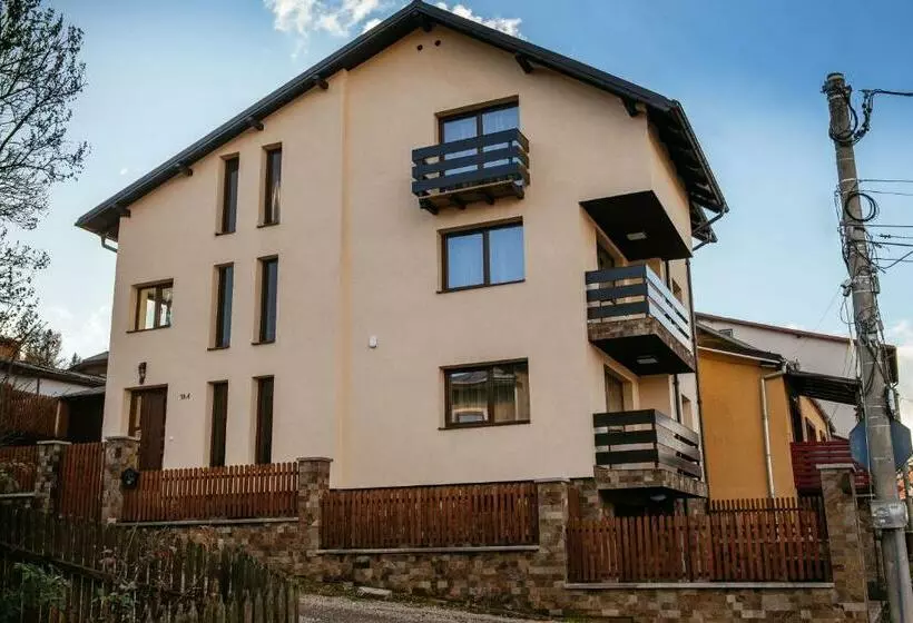 ペンション Serban Cottage