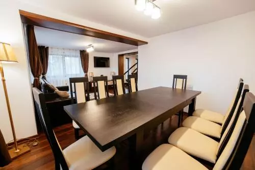 ペンション Serban Cottage