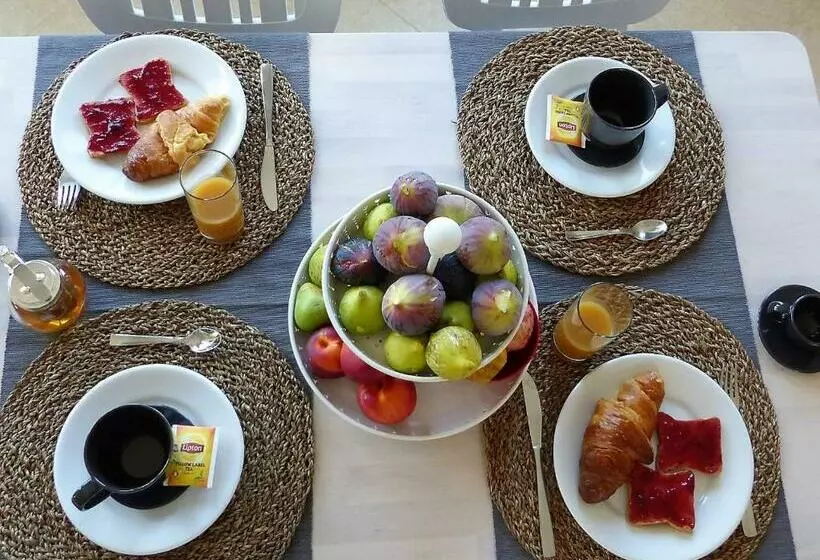 تختخواب و صبحانه Delle Forche