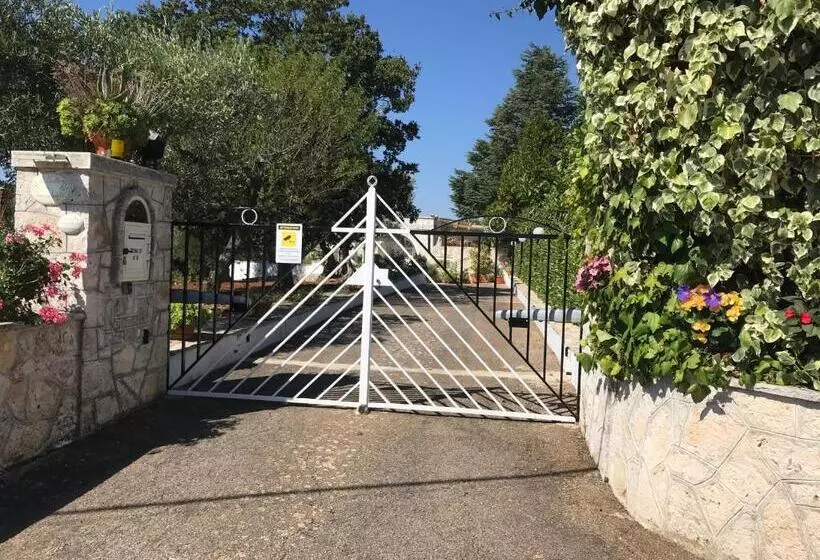 ペンション Il Trullo Di Nonno Angelo San Marco
