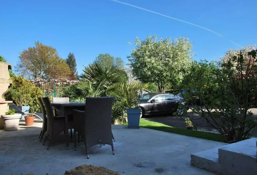 ベッドアンドブレックファースト Au Detour De Rennes