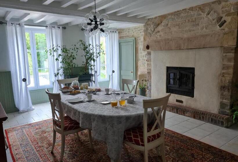 צימר Domaine De La Cour Vautier