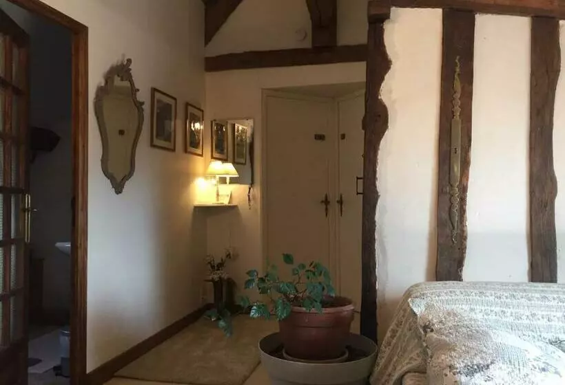 تختخواب و صبحانه L Ancien Presbytère D Ardevon