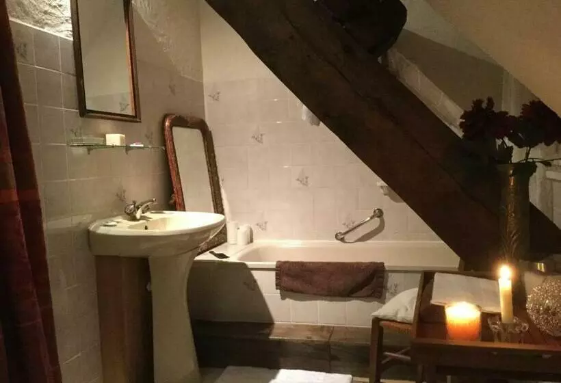 تختخواب و صبحانه L Ancien Presbytère D Ardevon