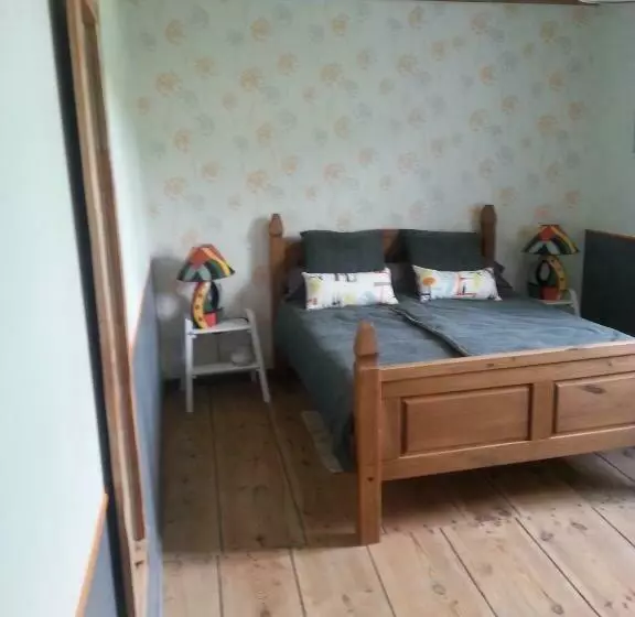 Aamiaismajoitus (B&B) La Maison Des Badons