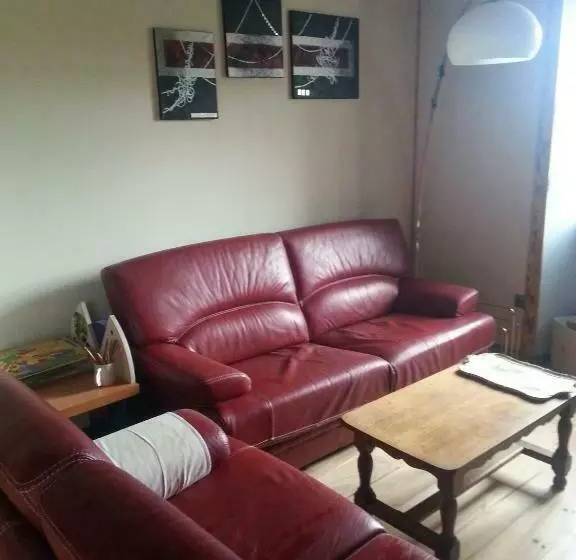 Aamiaismajoitus (B&B) La Maison Des Badons