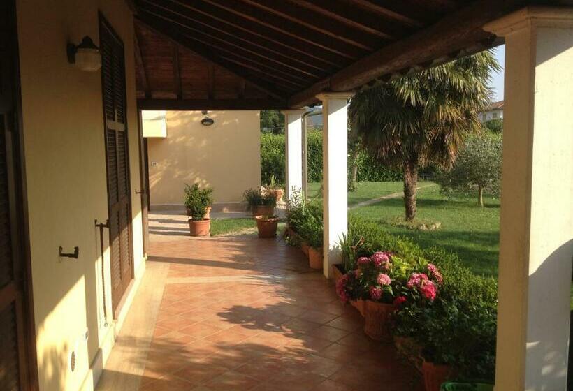 تختخواب و صبحانه La Spiga