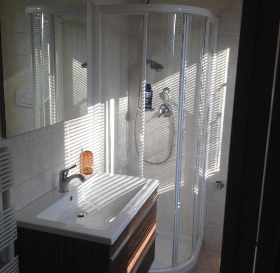 تختخواب و صبحانه La Spiga